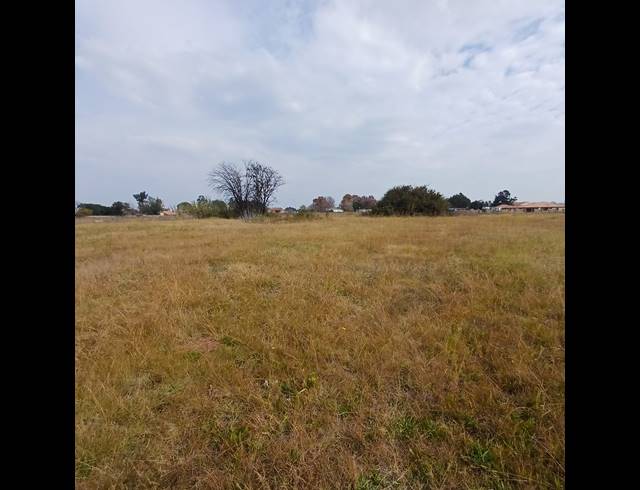 2,000M² VACANT LAND FOR SALE IN KOOKRUS